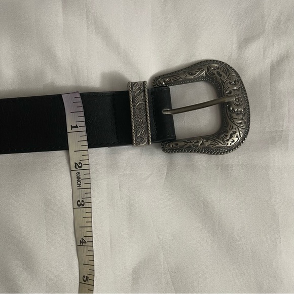 Black faux leather skinny belt - Picture 8 of 9